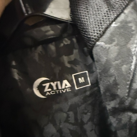 ZYIA Black Windbreaker Jacket with Hood and Elastic Cuffs - Picture 2 of 3